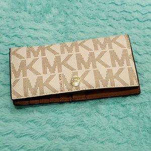 Michael Kors White Wallet
